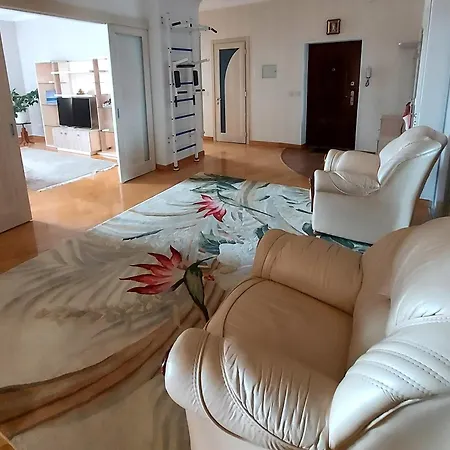 Апартаменты С Двумя Спальнями В Центре Города Odesa Room photo