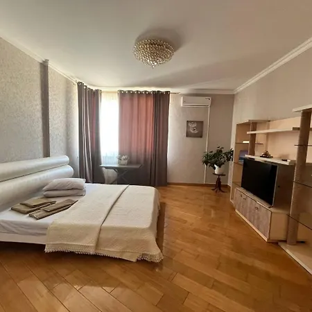 Апартаменты С Двумя Спальнями В Центре Города Odesa Room photo
