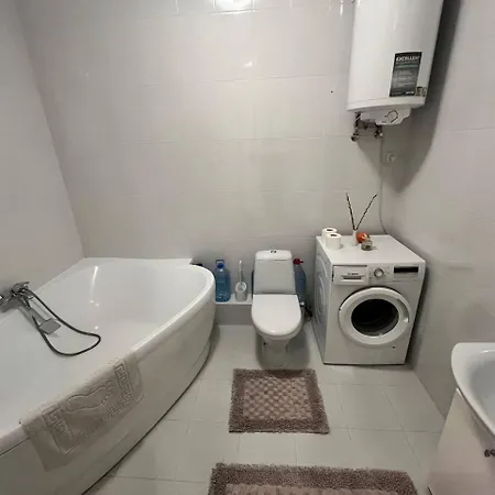 Апартаменты С Двумя Спальнями В Центре Города Odesa Room photo