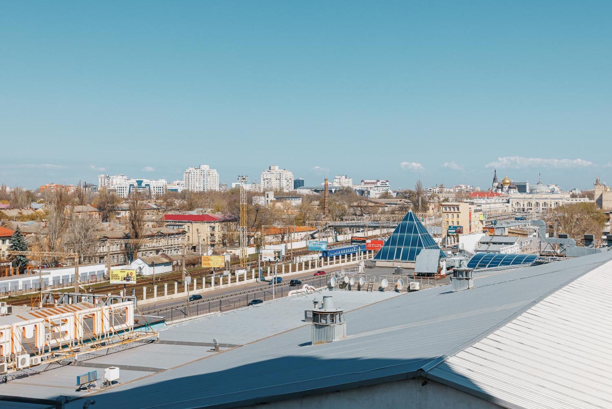 с двумя спальнями в центре города *
